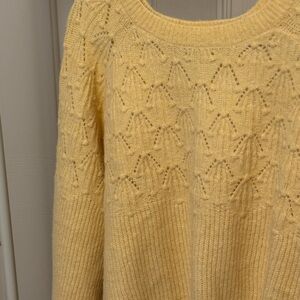 Old Navy Women's Sweater in Soft Yellow